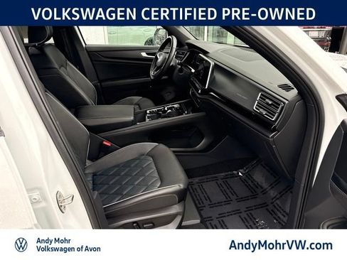 Used 2024 Volkswagen Atlas Cross Sport SEL Premium R-Line AWD/4WD image 17