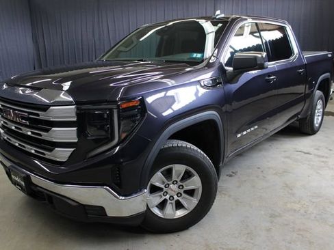 Used 2022 GMC Sierra 1500 SLE AWD/4WD image 3