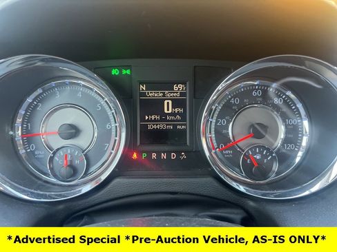 Used 2015 Chrysler Town & Country Touring image 51