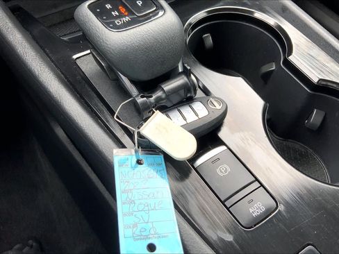 Used 2022 Nissan Rogue SV w/ SV Premium Package FWD image 15