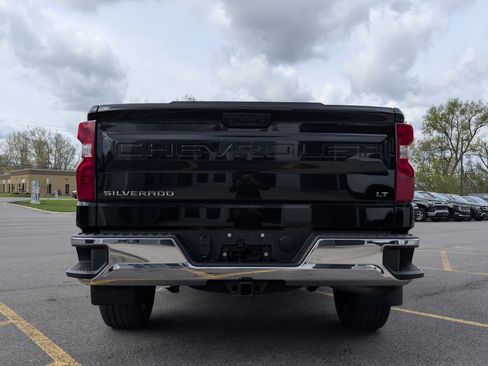 Used 2022 Chevrolet Silverado 1500 LT AWD/4WD image 6