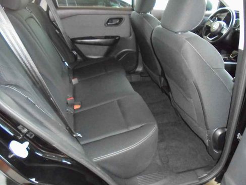 Used 2023 Nissan Rogue S image 10