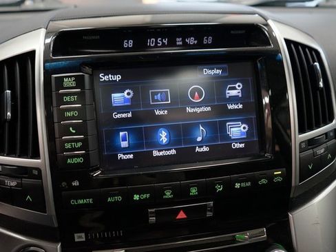 Used 2013 Toyota Land Cruiser image 42