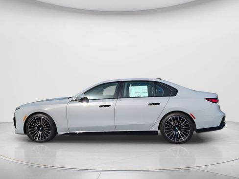 New 2025 BMW 760i xDrive w/ Executive Package image 8