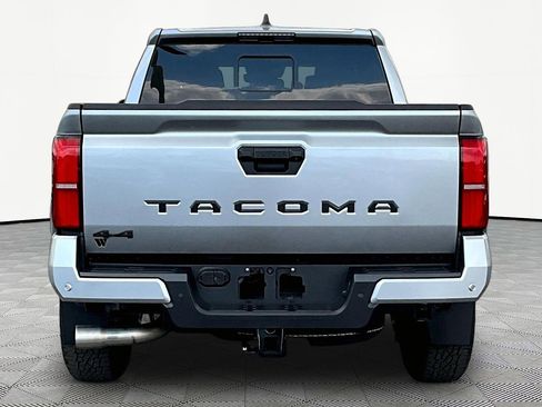 Used 2024 Toyota Tacoma TRD Off-Road w/ TRD Off Road Upgrade Package AWD/4WD image 5