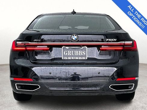 Used 2022 BMW 750i xDrive w/ Executive Package image 7