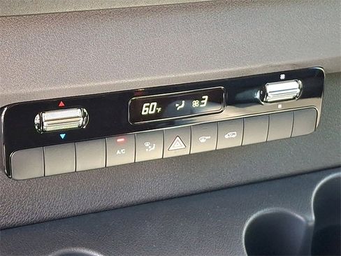 Used 2025 Mercedes-Benz Sprinter 2500 image 15
