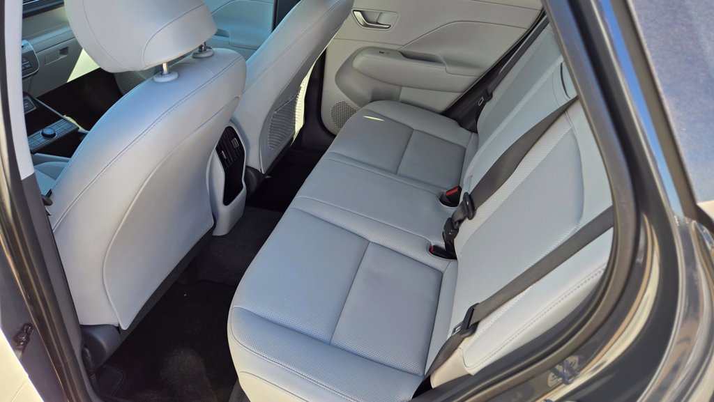 Used 2026 Hyundai Kona SEL Premium FWD image 11