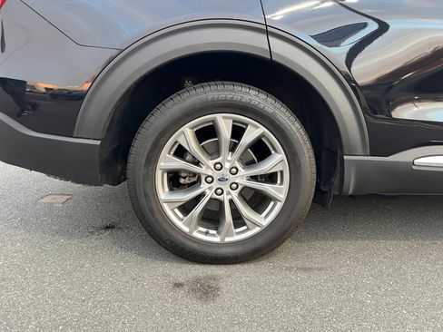 Used 2022 Ford Explorer XLT w/ Equipment Group 202A image 27