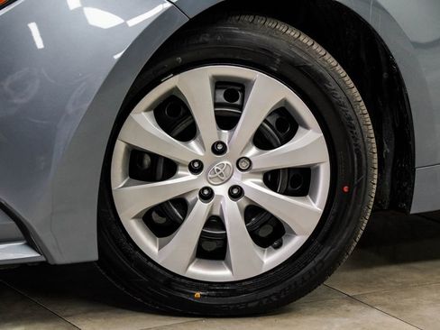 Used 2023 Toyota Corolla LE image 3