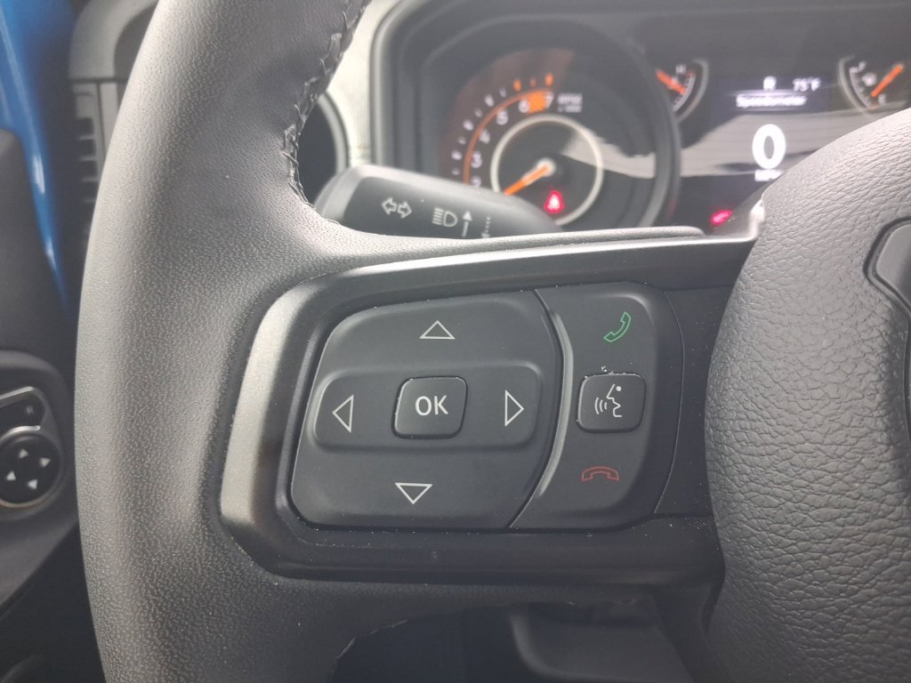Used 2025 Jeep Wrangler Sport AWD/4WD image 28
