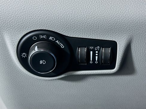 Used 2023 Jeep Compass Limited AWD/4WD image 17