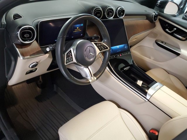 Used 2024 Mercedes-Benz GLC 300 4MATIC image 12