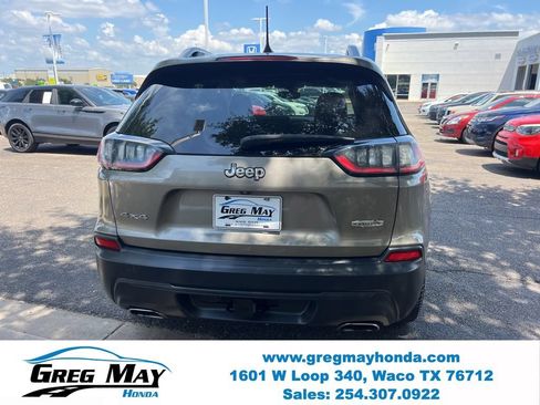Used 2019 Jeep Cherokee Latitude Plus w/ Comfort/Convenience Group AWD/4WD image 6