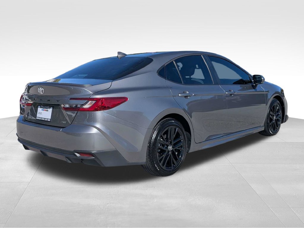 Used 2026 Toyota Camry SE FWD image 4