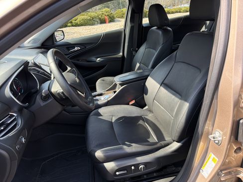 Used 2018 Chevrolet Malibu Premier image 9