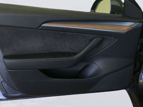 Used 2023 Tesla Model Y AWD image 12