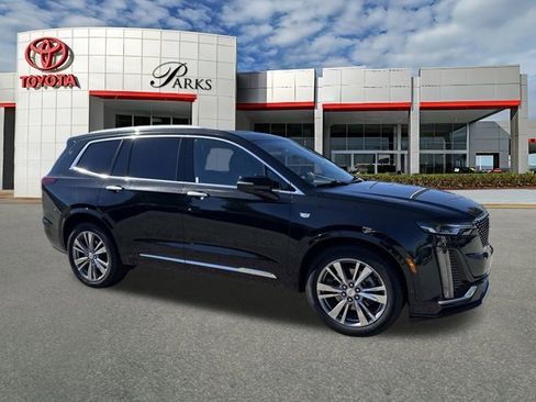 Used 2024 Cadillac XT6 Premium Luxury image 1