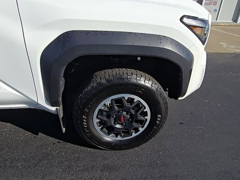 Used 2024 Toyota Tacoma TRD Sport image 10