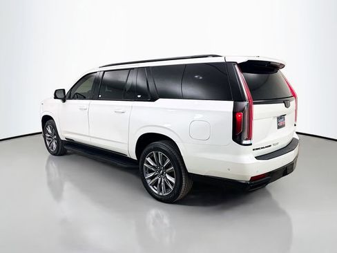 Used 2023 Cadillac Escalade ESV Sport AWD/4WD image 6