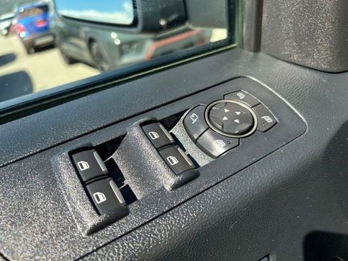 Used 2018 Ford F150 Raptor w/ Equipment Group 802A Luxury AWD/4WD image 36