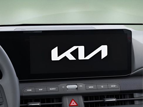 New 2025 Kia K4 LXS image 37
