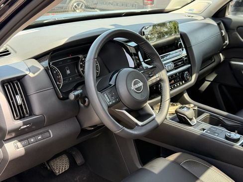 Certified 2023 Nissan Pathfinder SL w/ SL Premium Package AWD/4WD image 13