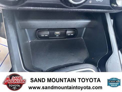 Used 2023 Kia Soul LX w/ LX Technology Package FWD image 19