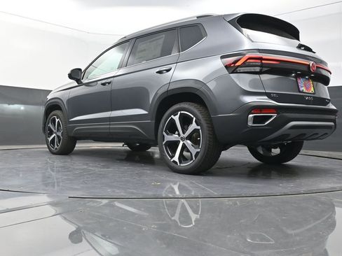 New 2025 Volkswagen Taos SEL image 23