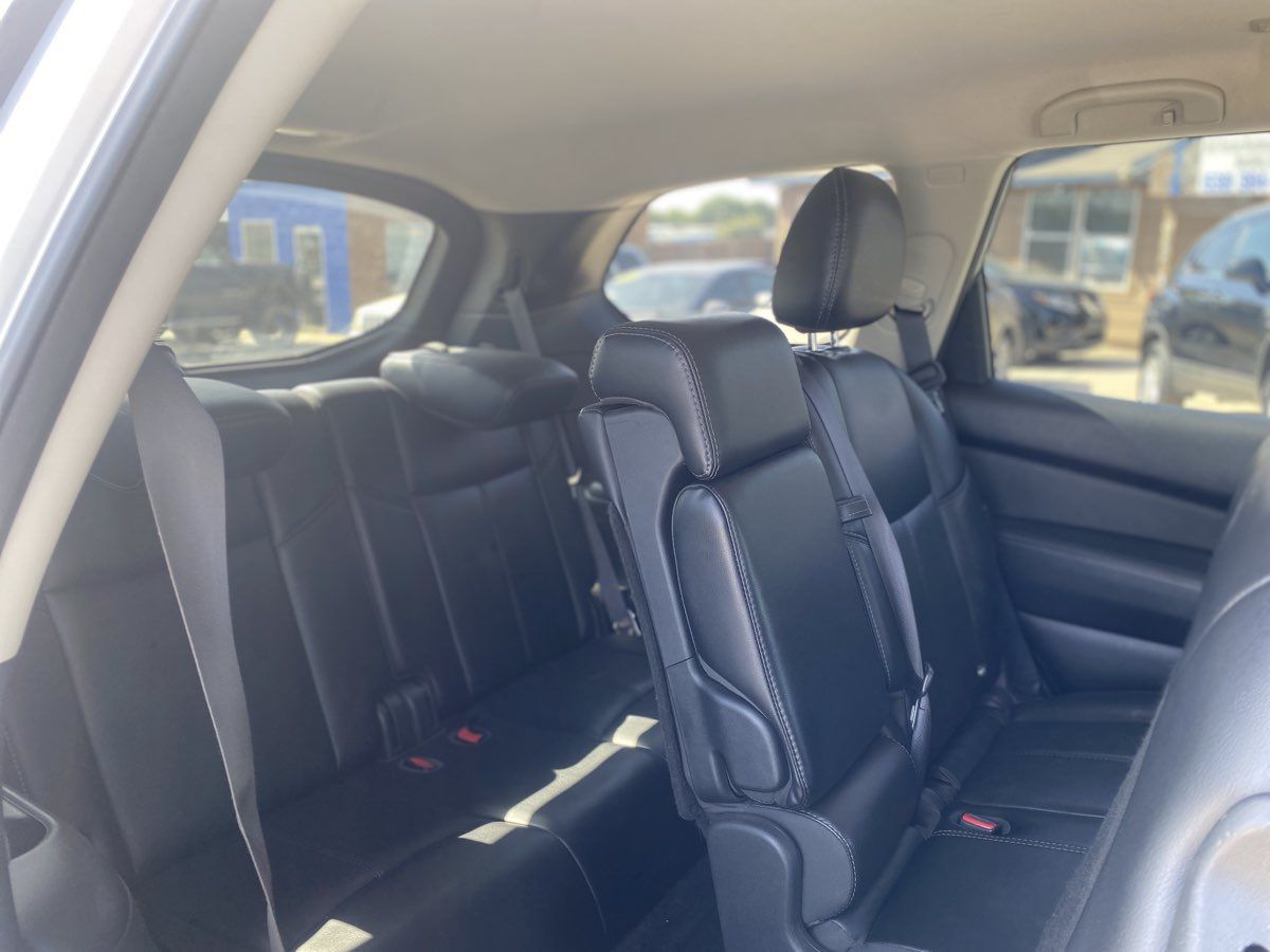 Used 2019 Nissan Pathfinder SL FWD image 10