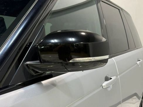 Used 2020 Land Rover Range Rover HSE image 10