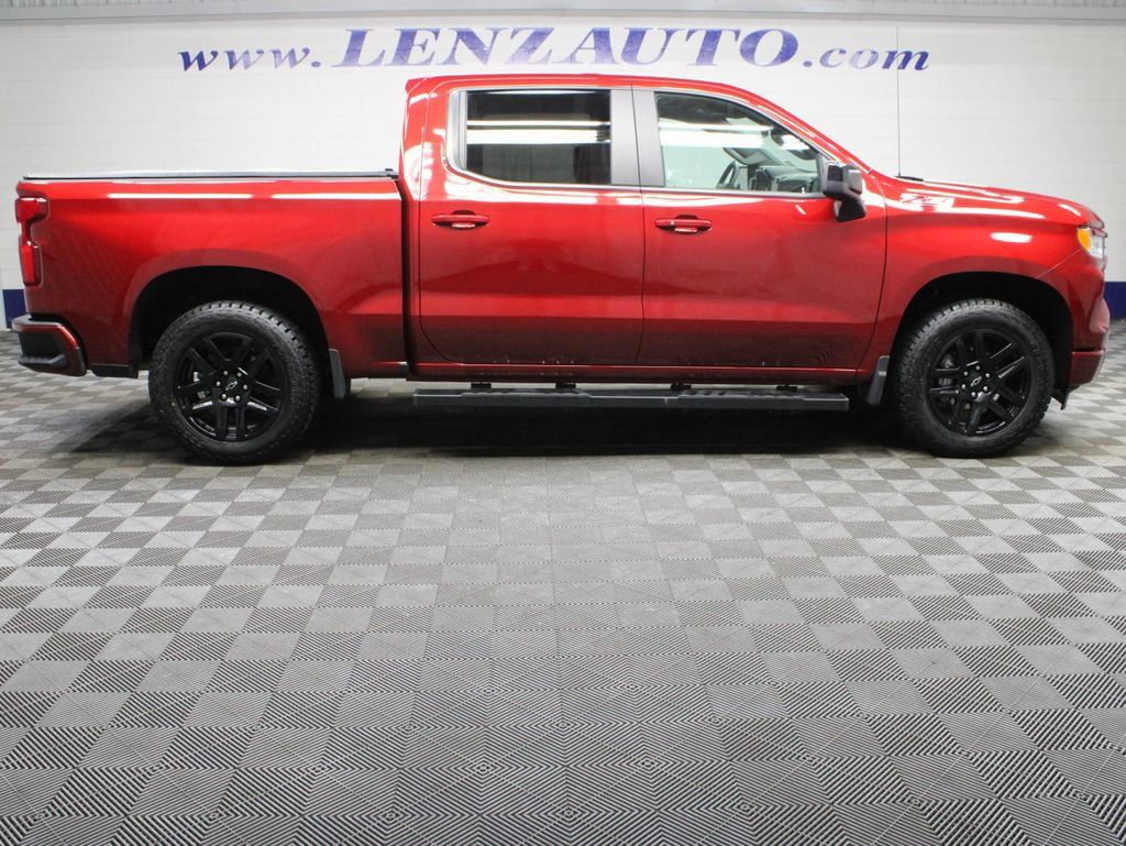 Used 2025 Chevrolet Silverado 1500 RST w/ Z71 Off-Road Package AWD/4WD image 2