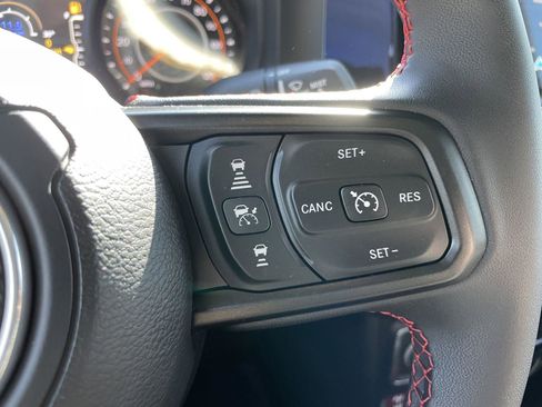 Used 2024 Jeep Gladiator Rubicon image 16