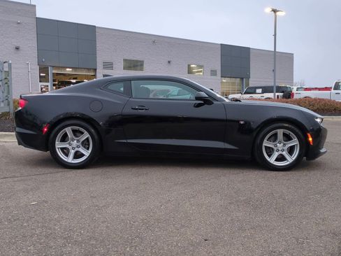 Used 2022 Chevrolet Camaro LT image 9