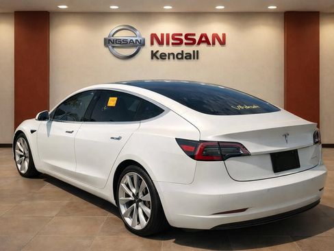 Used 2019 Tesla Model 3 AWD/4WD image 2