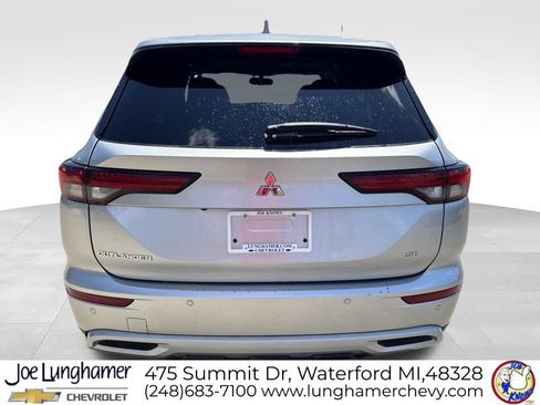 Used 2023 Mitsubishi Outlander SE FWD image 4