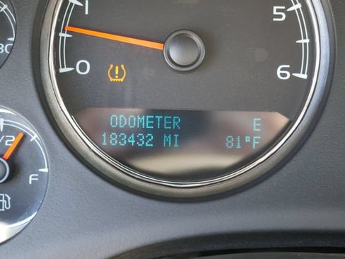 Used 2011 Chevrolet Suburban LTZ AWD/4WD image 20
