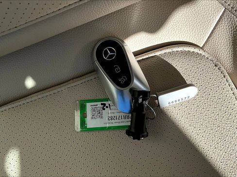 Used 2024 Mercedes-Benz C 300 Sedan image 11