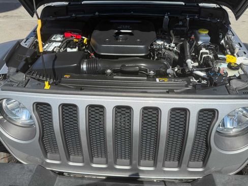 Used 2021 Jeep Wrangler Unlimited Rubicon AWD/4WD image 32