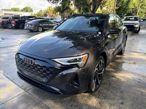 Used 2024 Audi Q8 e-tron Premium Plus w/ Premium Plus Package AWD/4WD image 2