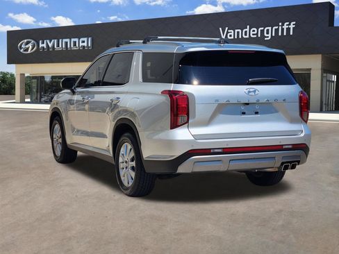Used 2024 Hyundai Palisade SEL FWD image 3