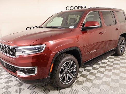 Used 2022 Jeep Wagoneer Series III RWD image 11