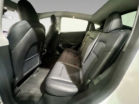Used 2023 Tesla Model Y Performance AWD/4WD image 17