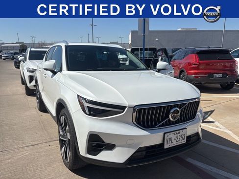Used 2024 Volvo XC40 B5 Ultimate w/ Protection Package Premier image 1