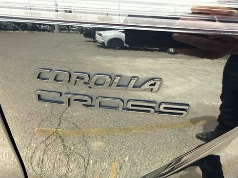 Used 2023 Toyota Corolla Cross AWD Hybrid w/ Convenience Package image 5