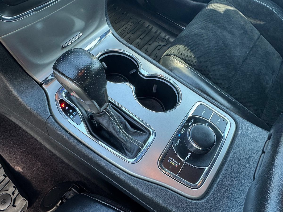 Used 2017 Jeep Grand Cherokee SRT AWD/4WD image 21