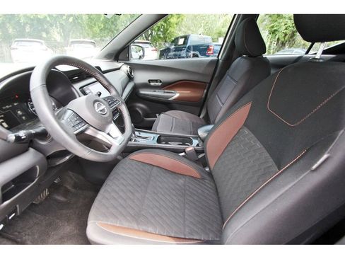 Used 2023 Nissan Kicks SR FWD image 12