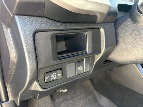 Used 2019 Toyota Tacoma SR5 RWD image 7