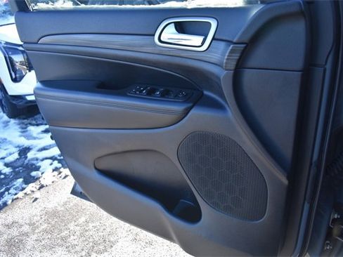 Used 2020 Jeep Grand Cherokee Altitude image 34