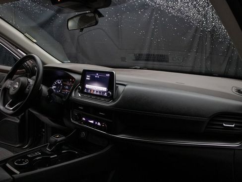 Used 2023 Nissan Rogue SV image 15